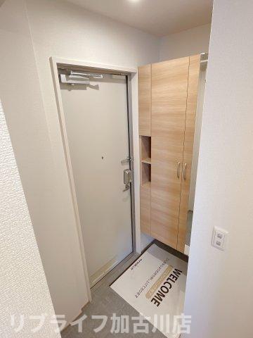 玄関　写真は203