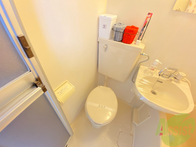 トイレ　ＵＢなのでこちらにありますよねぇ。シンプルです。