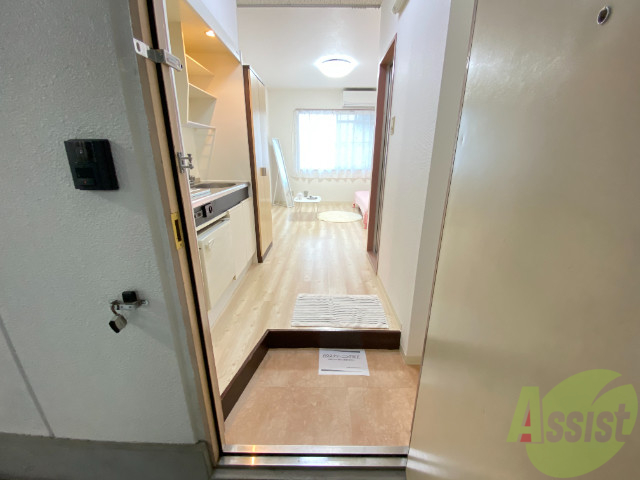 玄関　玄関扉はもちろん内扉ではありません！そりゃそうですよね。