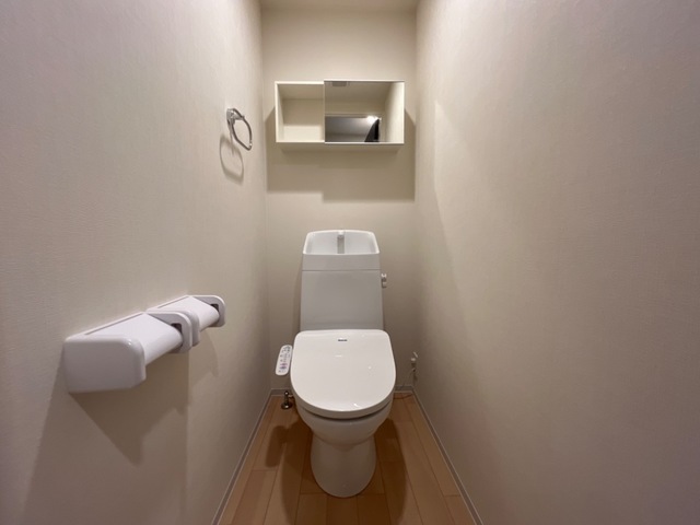 トイレ　ウォシュレット付きトイレです