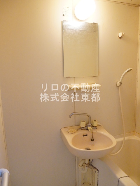 洗面設備　洗面ボウルと鏡もございます☆