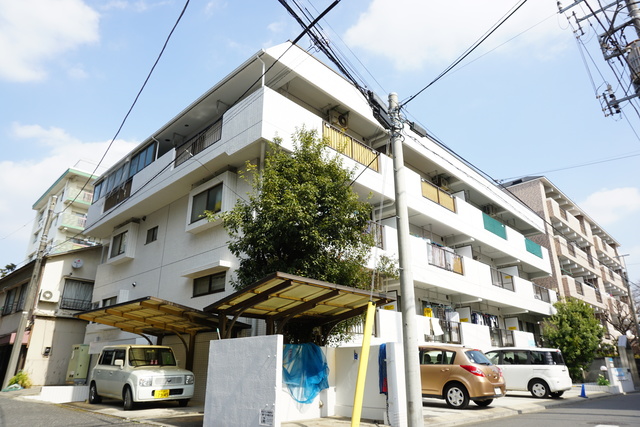 建物外観　丈夫で安心の鉄筋コンクリート造マンションです☆