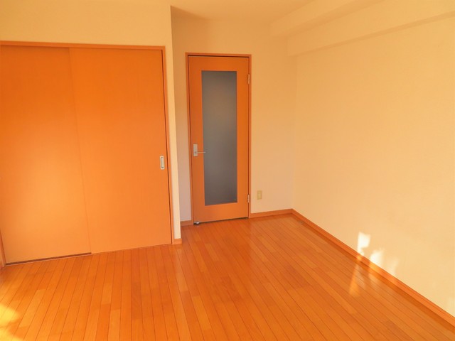 その他部屋・スペース　☆二面採光の洋室７．１帖です☆