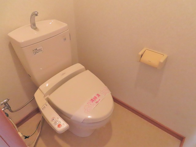 トイレ　☆トイレは洗浄便座です☆