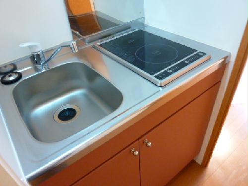 キッチン　安心安全の電気コンロ、加熱力はばっちりのラジエントヒーター！