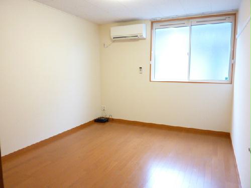 居室・リビング　南向きのお部屋です。