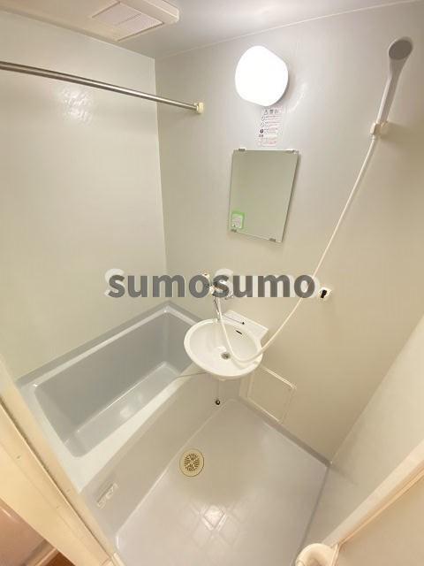 バス・シャワールーム　落ち着いた空間のお風呂です