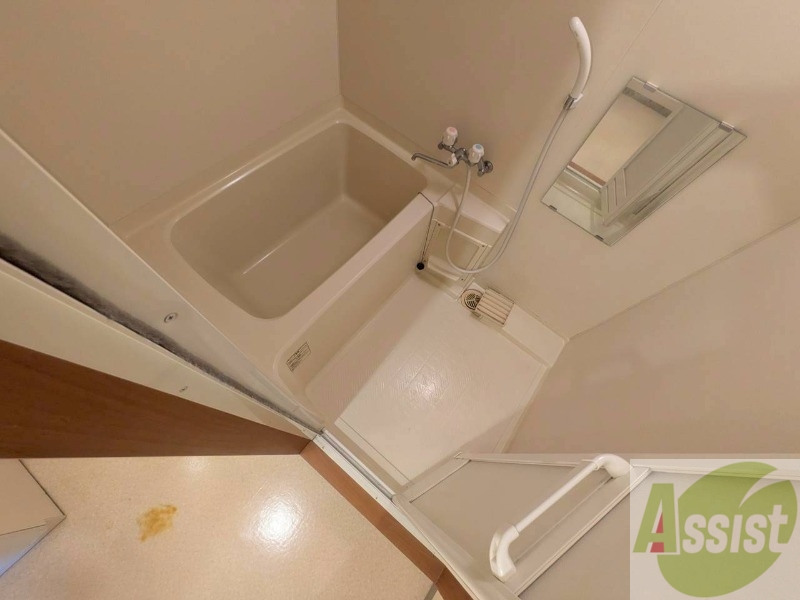 バス・シャワールーム　お風呂です。ゆっくりお風呂につかるのも体に良いですね～