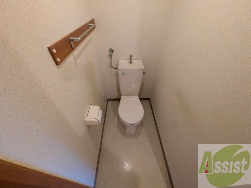 トイレ　こちらはトイレです。清潔感があり、安心して使用できます。