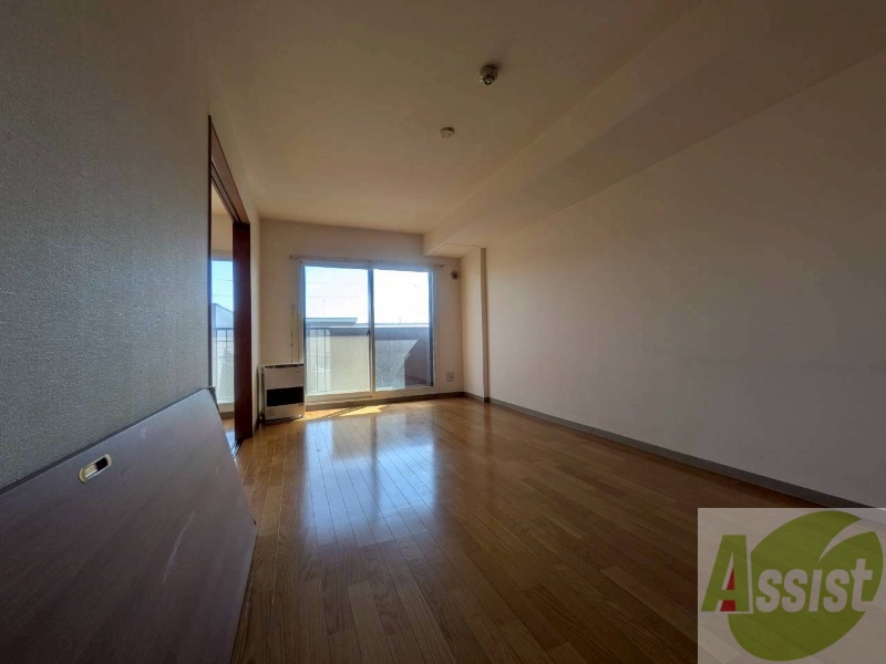 居室・リビング　広くてキレイなお部屋が広がっていて、充実した生活が送れそう。