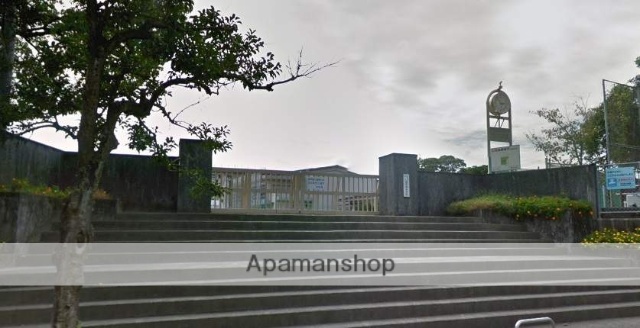 中学校　鹿児島市立西紫原中学校（中学校）まで393m