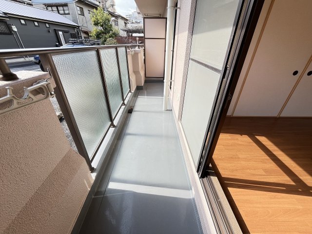 バルコニー　バルコニーからの眺めを楽しみながら食事をしませんか