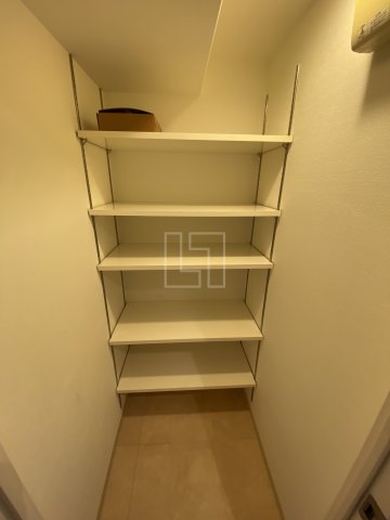 収納　KDX堺筋本町レジデンス（ケーディーエックス堺筋本町レジデン