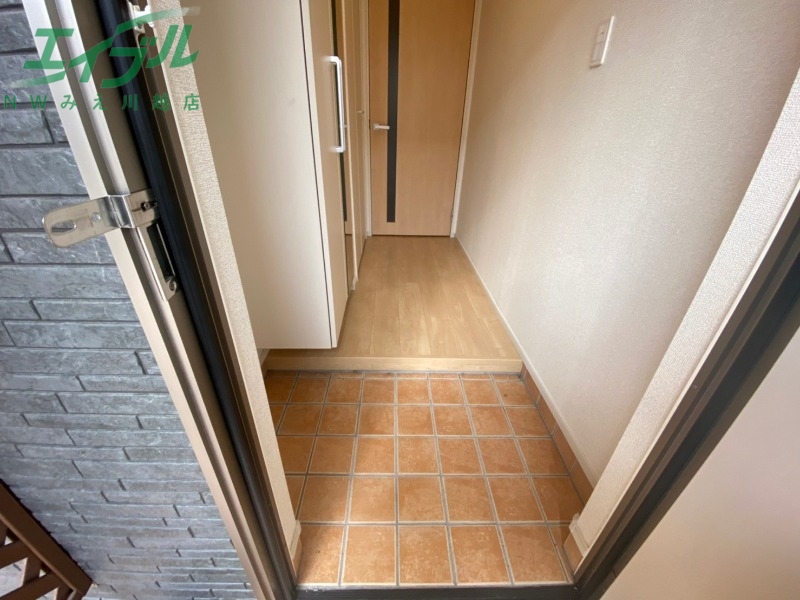 玄関　同型参考写真