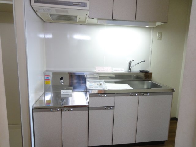 キッチン　同物件別号室