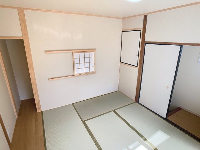 居室・リビング　現況が相違する場合は現況を優先します。2025年12月撮影。