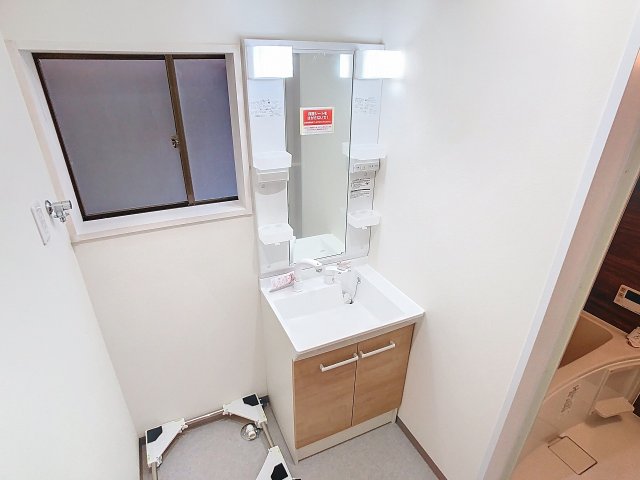 洗面設備　現況が相違する場合は現況を優先します。2025年12月撮影。