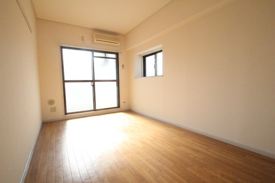 居室・リビング　※別部屋の写真です