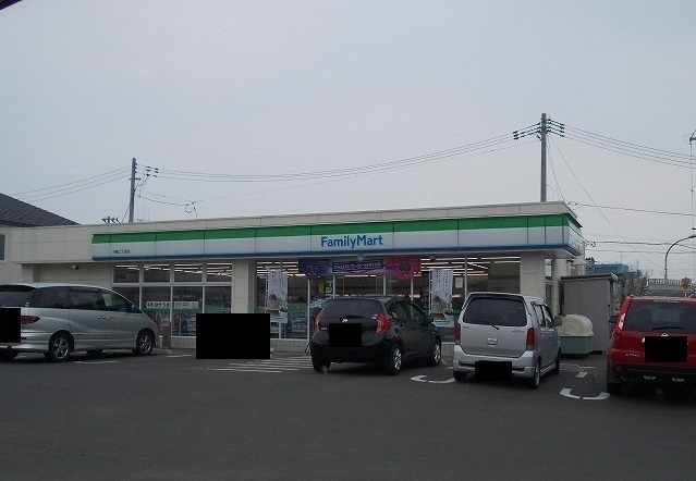 コンビニ　ファミリーマート小鶴二丁目店（コンビニ）まで1100m