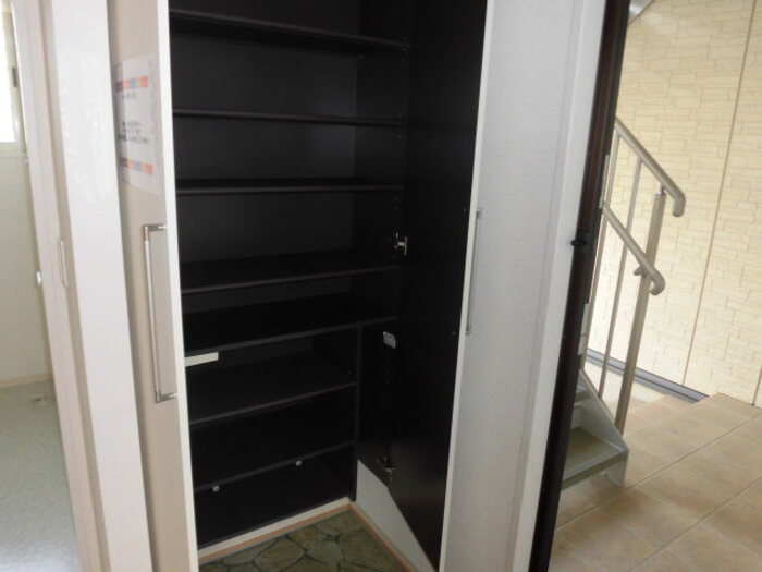 玄関　玄関収納