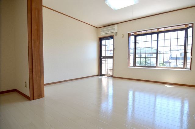 居室・リビング　室内