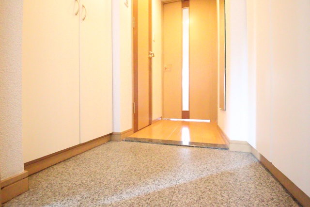 玄関　※別室の参考写真の為、現況優先です。