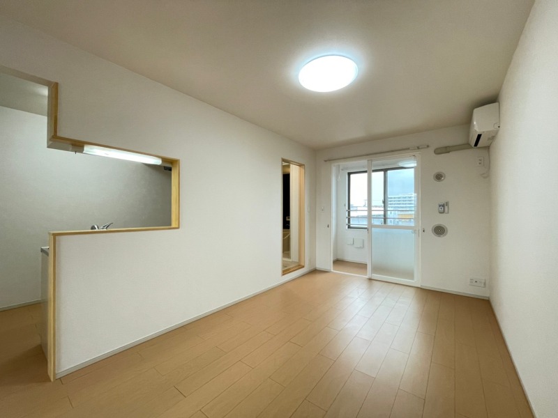 居室・リビング　※別部屋参考写真