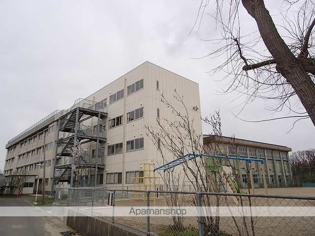 小学校　市立　赤塚小学校（小学校）まで2500m