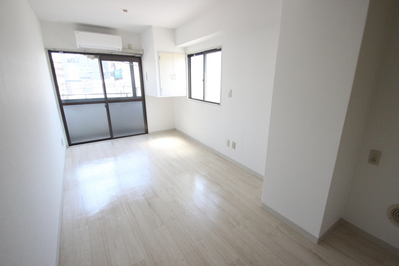 居室・リビング　※別部屋の写真です