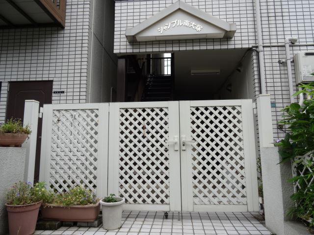 エントランス　共有部分のエントランスです