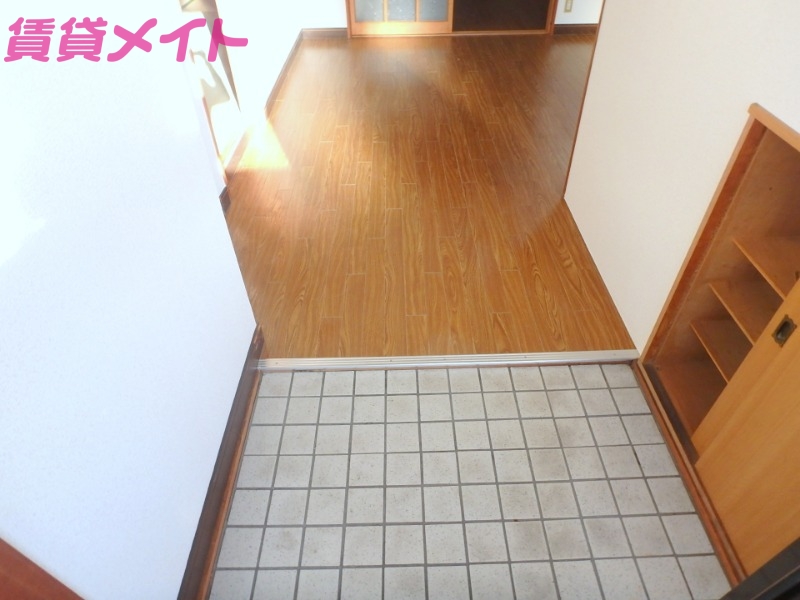 玄関　同物件別室画像