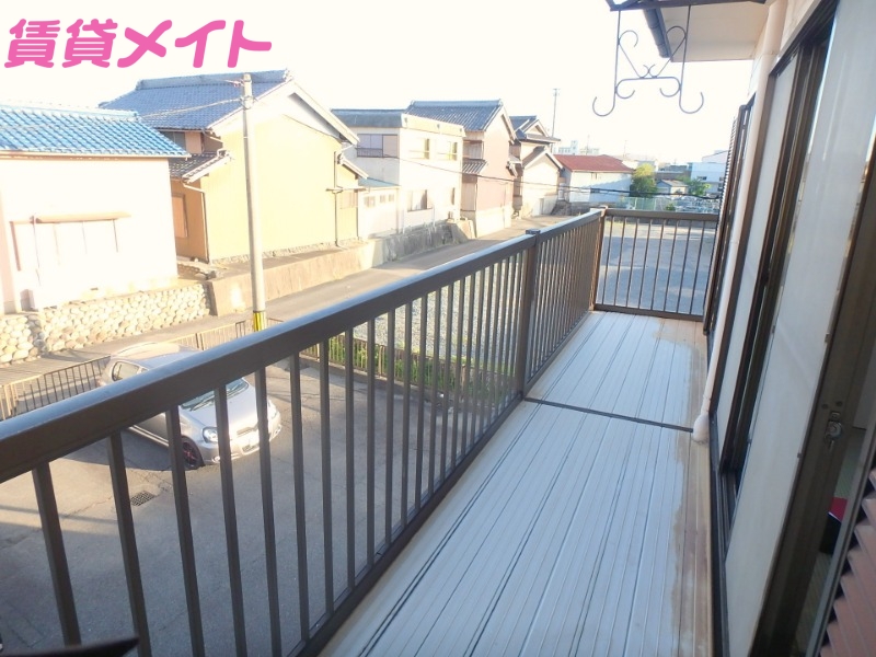 バルコニー　同物件別室画像