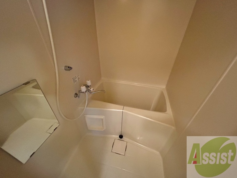 バス・シャワールーム　ユニットバスです。疲れを癒すのに欠かせませんね！