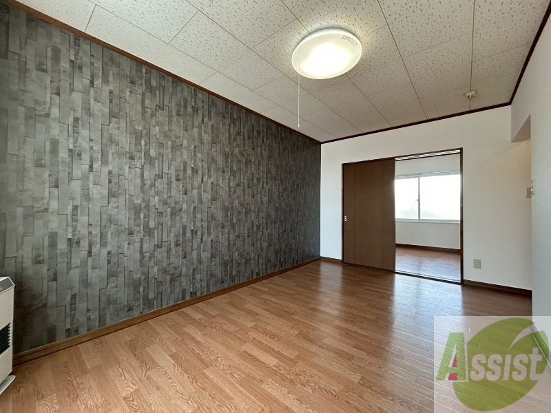 居室・リビング　広くてキレイなお部屋が広がっていて、充実した生活が送れそう。