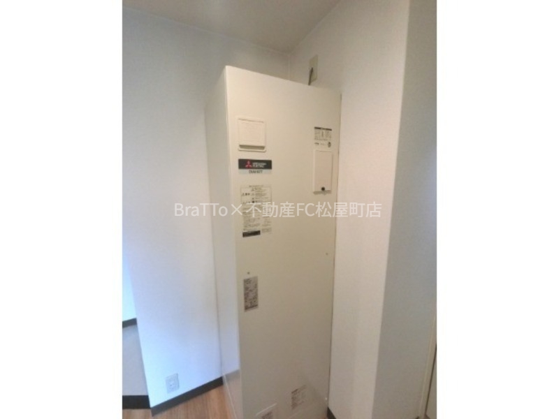 その他設備　電気温水器