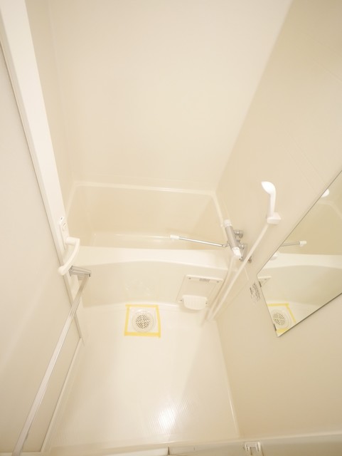 バス・シャワールーム　★広々したスペースでリラックスできる浴室★