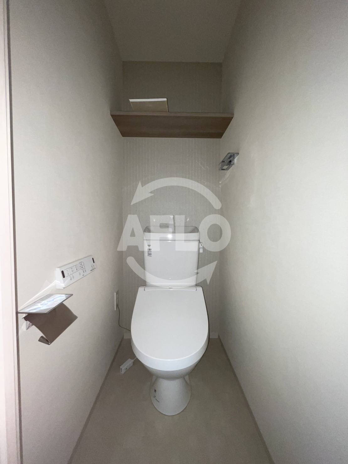 トイレ　レジュールアッシュアーバンイーレ　トイレ