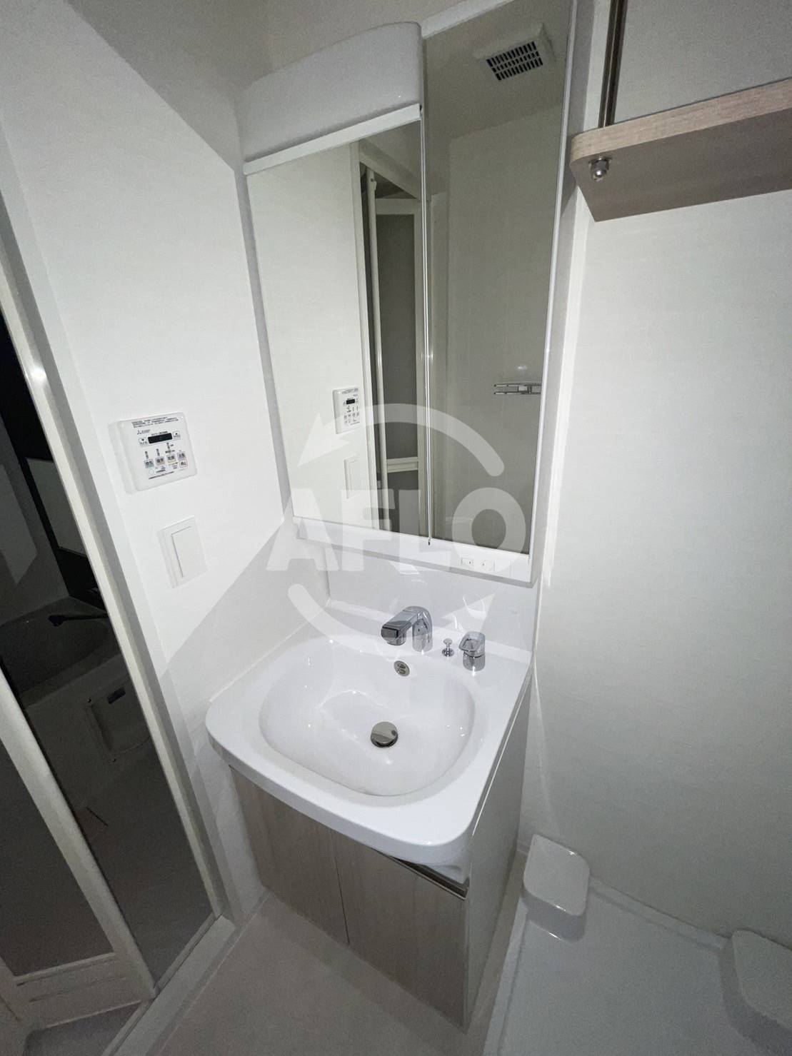 洗面設備　レジュールアッシュアーバンイーレ　独立洗面台