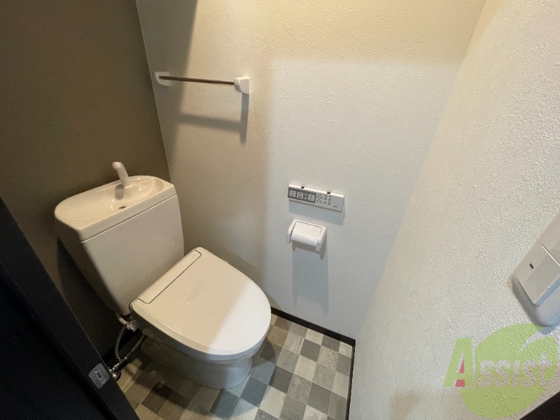 トイレ　温水洗浄便座は使い勝手も良く嬉しいですね。