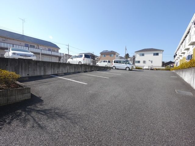 駐車場　★敷地内に駐車場あります★