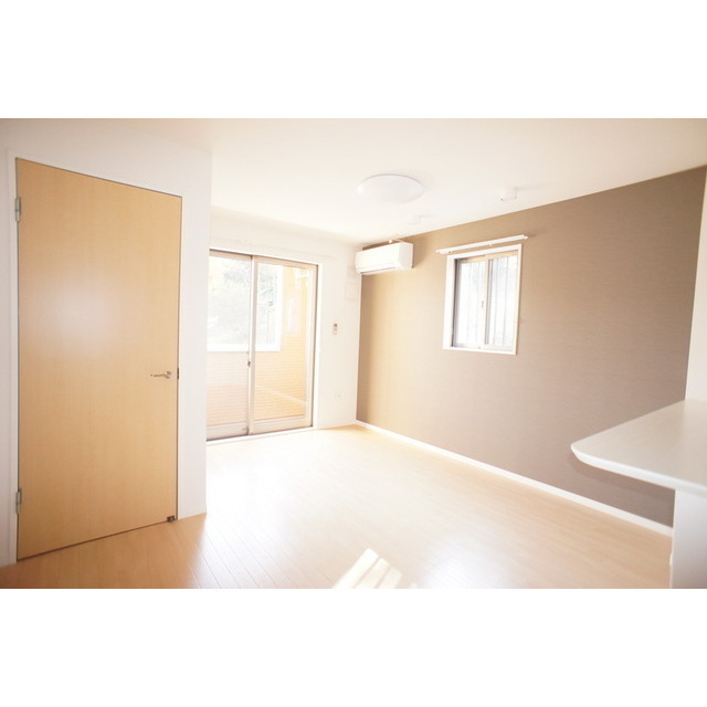 居室・リビング　照明器具も完備☆