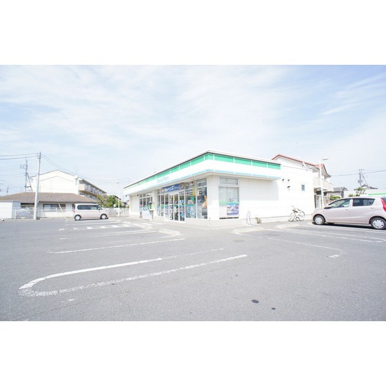 コンビニ　ファミリーマート水戸堀町店（コンビニ）まで383m
