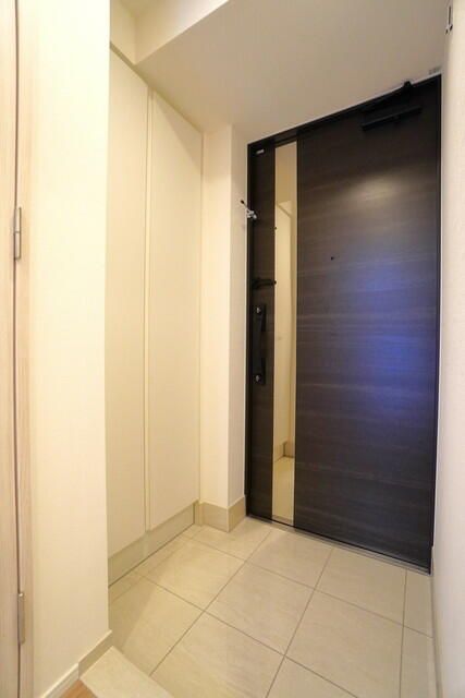 玄関　※別部屋参考写真