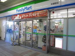 コンビニ　ファミリーマート町屋店（コンビニ）まで144m