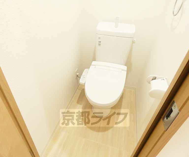 トイレ　ウォシュレット付きです。