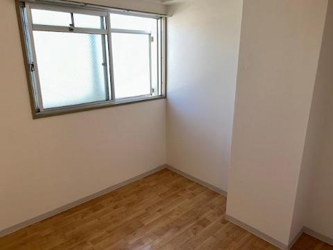 居室・リビング　室内