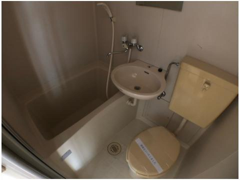 バス・シャワールーム　バス・トイレ一体型なので掃除時間が短縮できます！