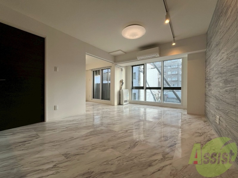 居室・リビング　広くてきれいなリビングです！快適に過ごせそうですね。