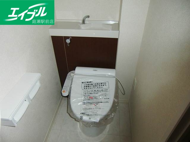 トイレ　別の類似物件の写真です。実際とは異なります。