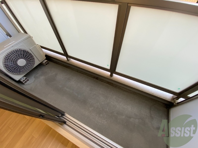 バルコニー　バルコニーは洗濯物を干すスペースが確保されていました。